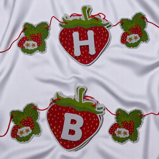 Partybus – Strawberry Happy Birthday Banner with name